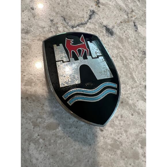 Vintage 1960-1963 Volkswagen Wolfsburg Castle Hood Crest Emblem Badge JL - Picture 1 of 6